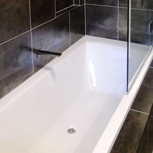 Drop-In Bath (with tiled bath cradle)